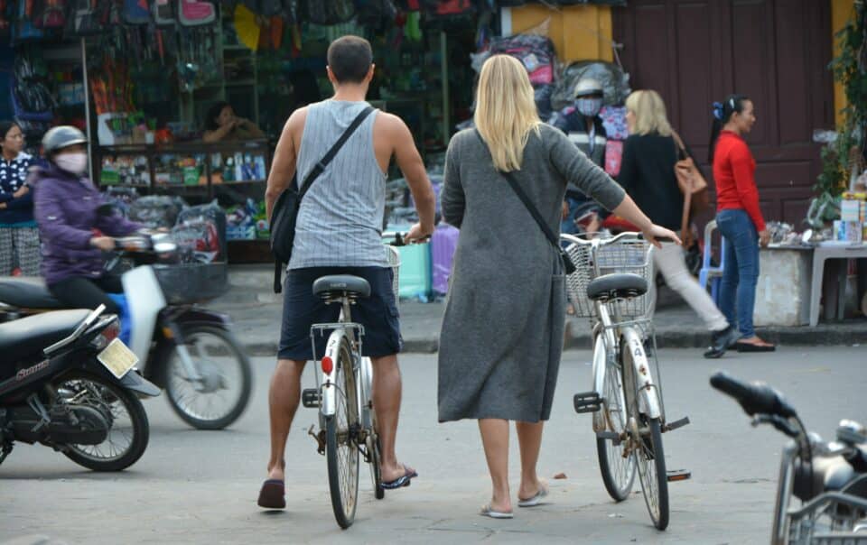 foreigner couple in vietnam